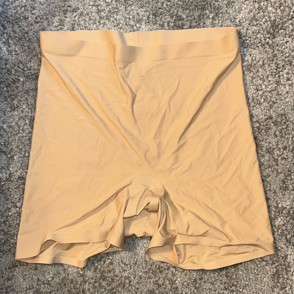 Knix Shortie Thigh Saver 4” tan/beige medium